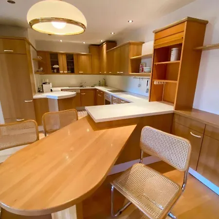 In Zentraler Lage - Nur Wenige Minuten Zum Und Stadt By Interhome Apartmán *