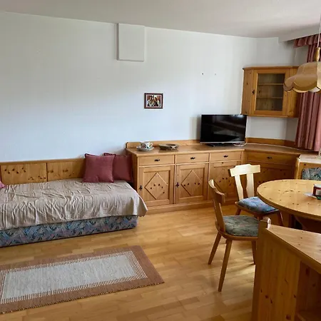 דירה In Zentraler Lage - Nur Wenige Minuten Zum Und Stadt By Interhome גמונדן