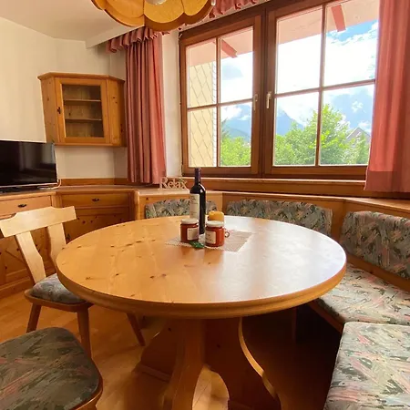 In Zentraler Lage - Nur Wenige Minuten Zum Und Stadt By Interhome גמונדן