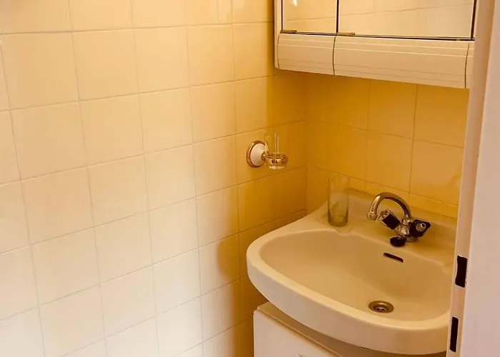 דירה In Zentraler Lage - Nur Wenige Minuten Zum Und Stadt By Interhome