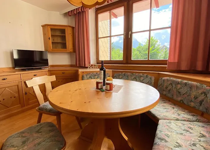 In Zentraler Lage - Nur Wenige Minuten Zum Und Stadt By Interhome Gmunden