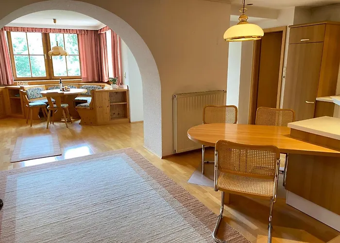 Apartman In Zentraler Lage - Nur Wenige Minuten Zum Und Stadt By Interhome