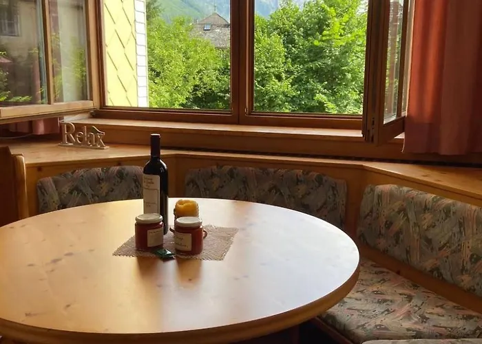 Apartman In Zentraler Lage - Nur Wenige Minuten Zum Und Stadt By Interhome *