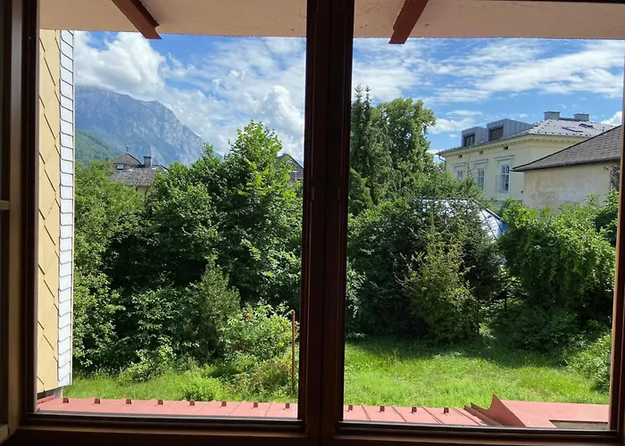 Apartman In Zentraler Lage - Nur Wenige Minuten Zum Und Stadt By Interhome Gmunden